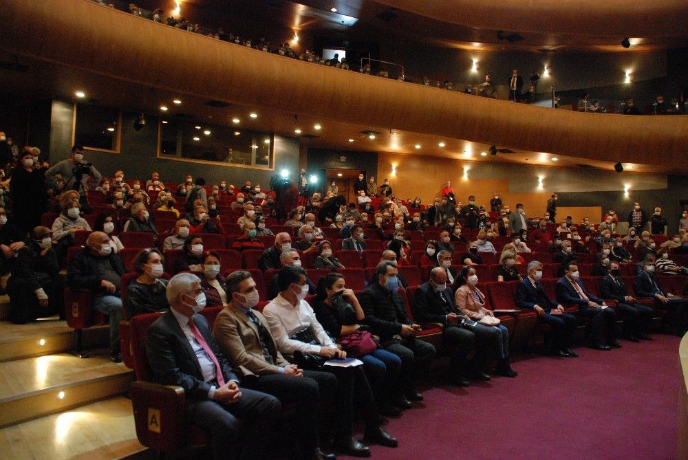 İzmir Valisi, depremzedelerle buluştu