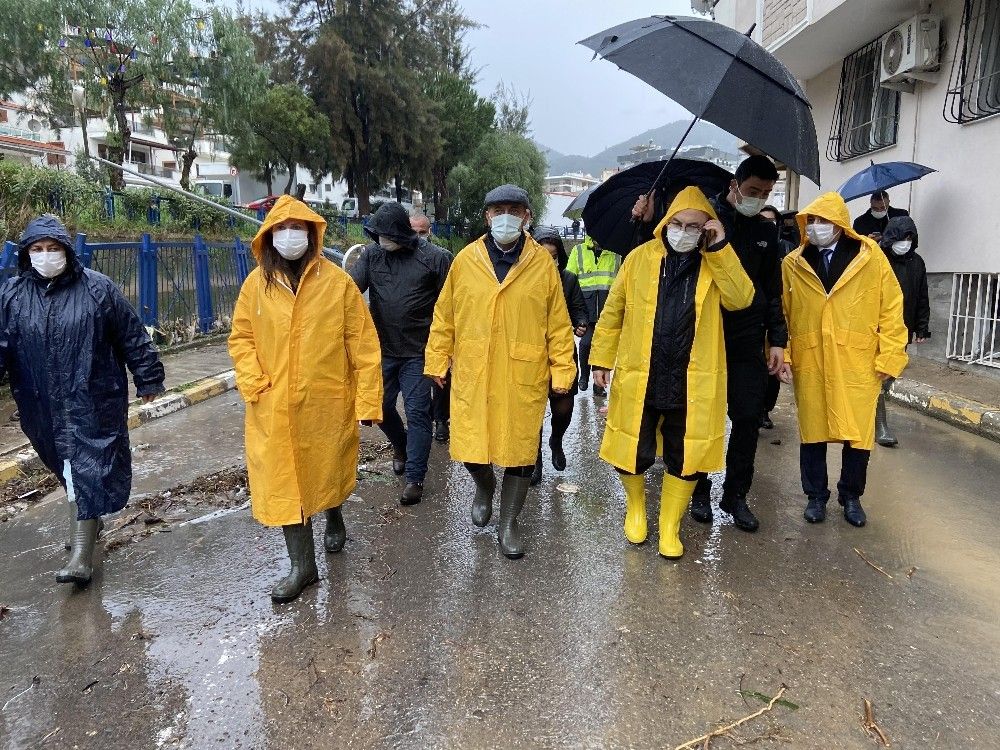 Vali Köşger ve Başkan Çalkaya sel bölgesinde incelemede bulundu