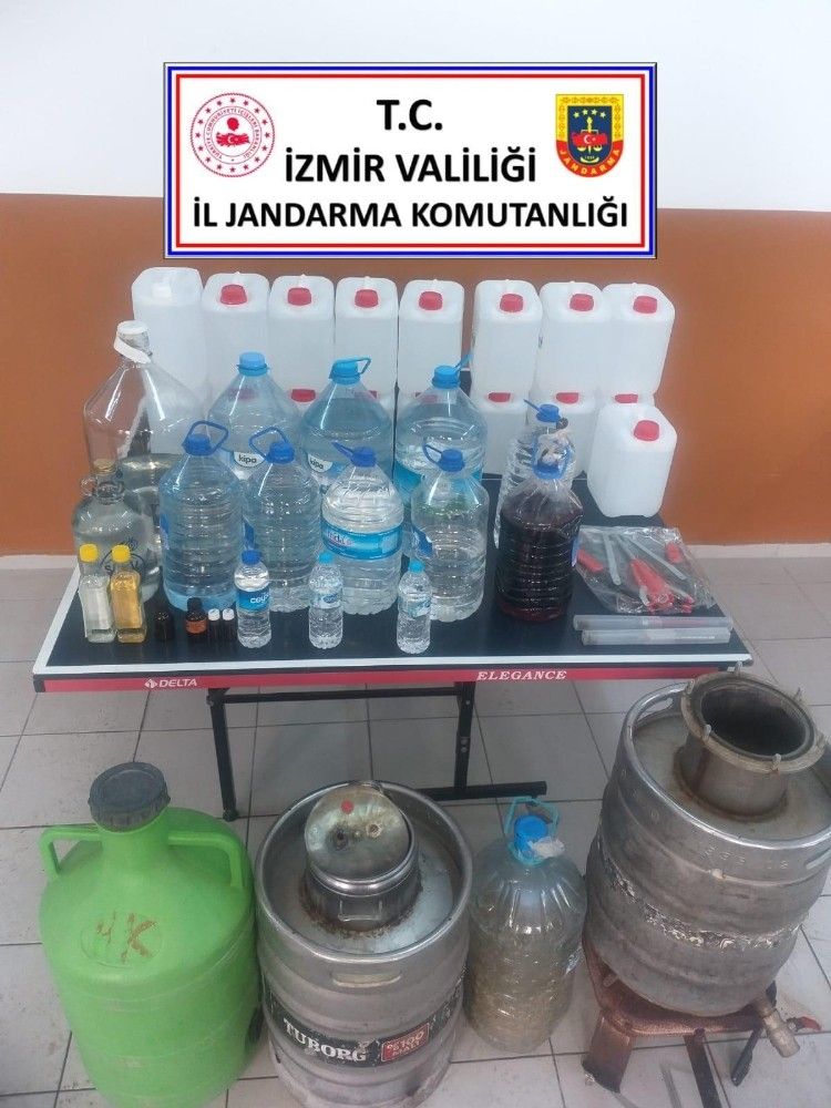 İzmir'de sahte içki operasyonu: 4 gözaltı