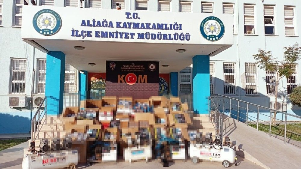 İzmir'de kaçak tütün ve sigara operasyonu