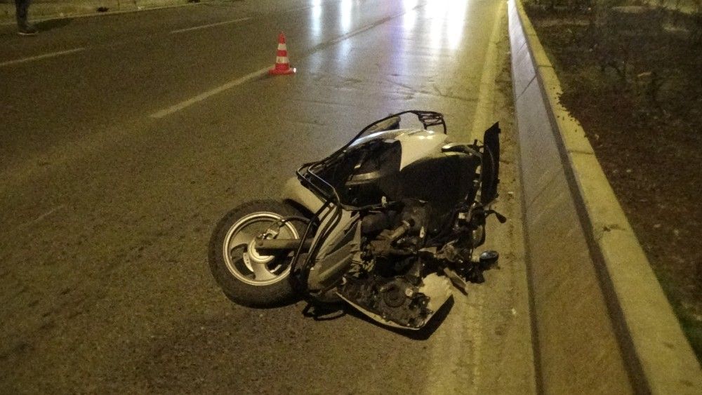 İzmir'de motosiklet sürücüsü kazada ağır yaralandı