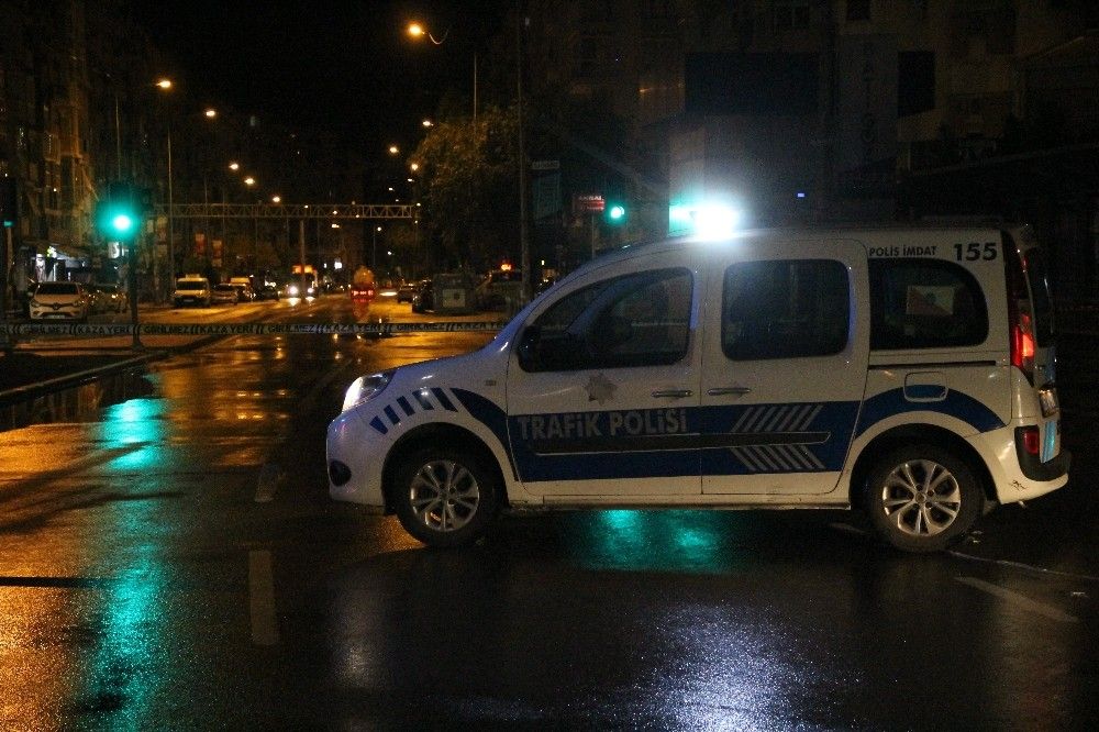 İzmir'de selin izleri temizleniyor