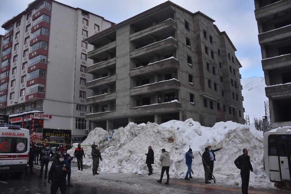 Kar kütlesi altında kalan 3 kişinin isimleri belli oldu
