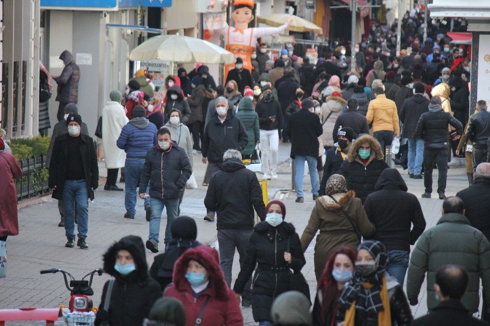Kısıtlama öncesi Samsun'da yoğunluk