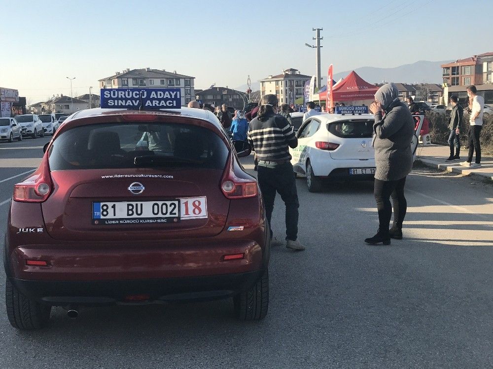Kısıtlamada ehliyet heyecanı