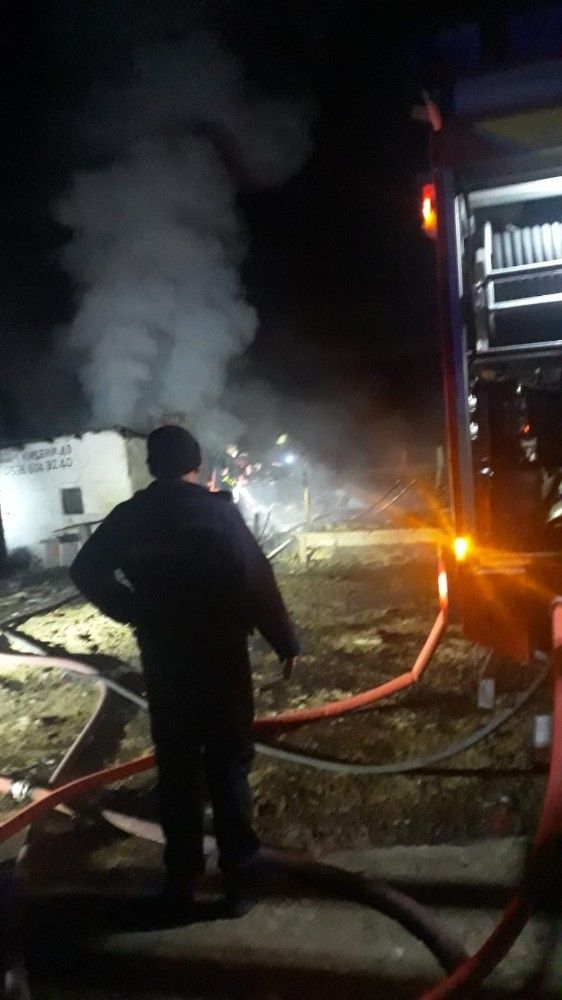Koyunları yanan Ayşe Teyzenin gözyaşları yürekleri burktu