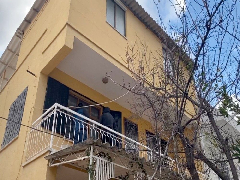 Kuşadası'nda kedi kurtarma operasyonu