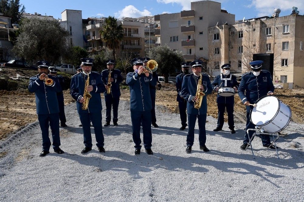 Kuşadası'nda taziye evi ve parkın temeli atıldı