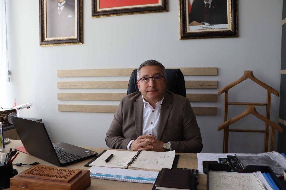 Kuşadası'ndaki uygulama oteli ve otelcilik lisesi yıkılıyor