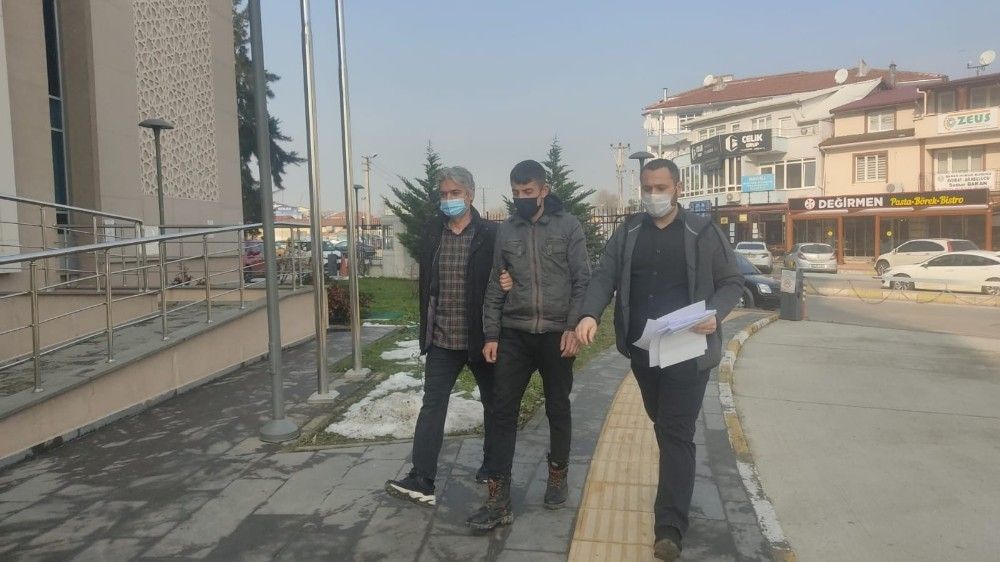 Motosiklet hırsızı önce kameraya sonra polise yakalandı