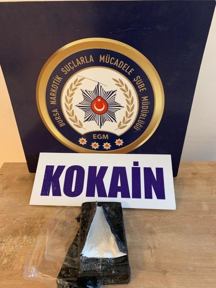 Otomobil lastiğinden bir kilo kokain çıktı
