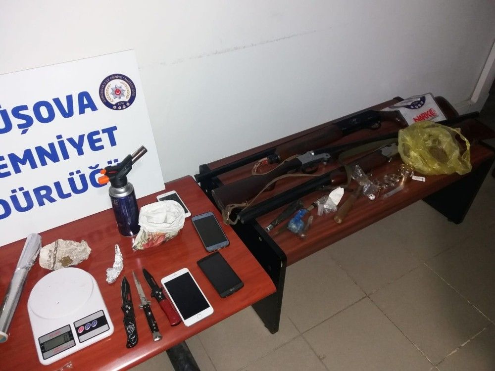 Polisin dikkati cephaneliği ortaya çıkardı