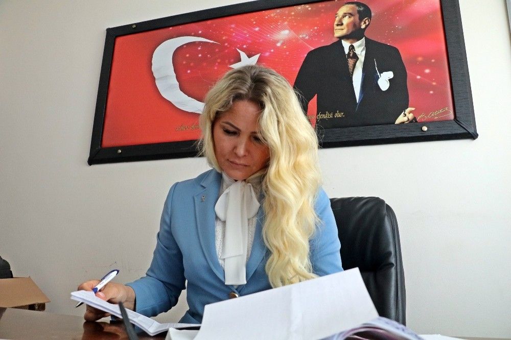 Rus gelin, AK Parti'de Halkla İlişkiler Başkanı oldu