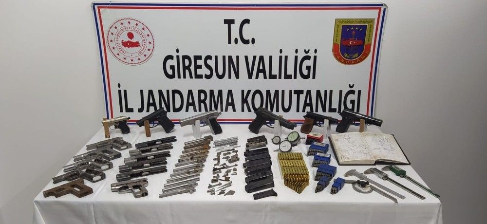 Silah imalathanesine baskın yapıldı