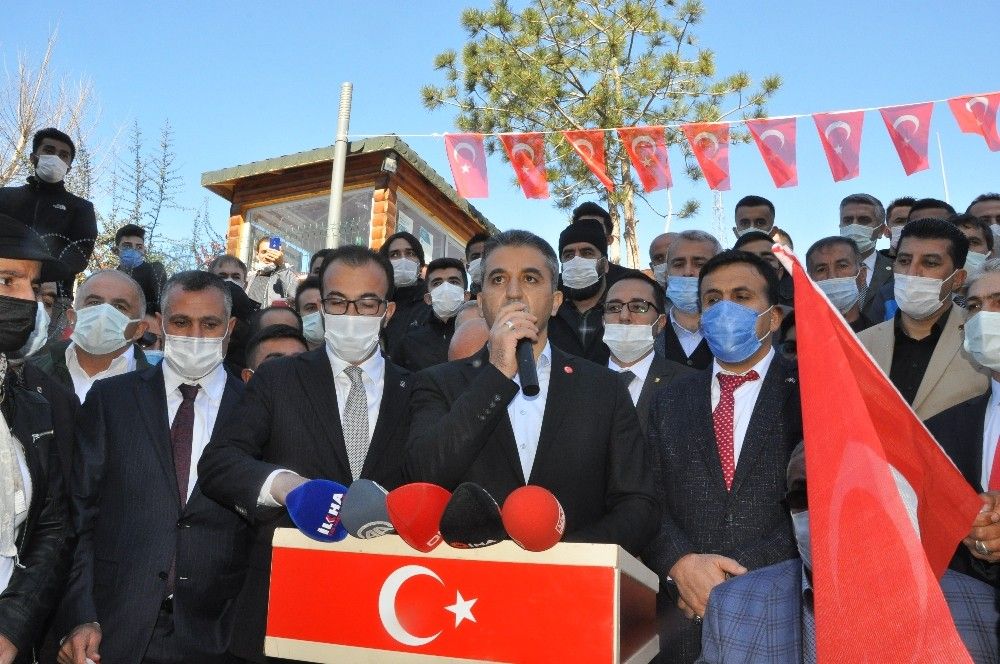 Şırnak kırmızı beyaza büründü, vatandaşlar teröre karşı yürüdü