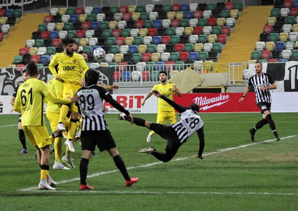 TFF 1. Lig: Altay: 1 - İstanbulspor: 3