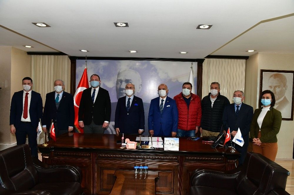 Vali Köşger'den Çiğli Belediyesine ziyaret