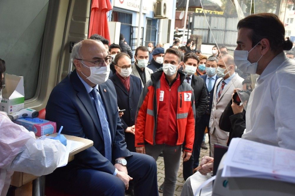 Vali Köşger'den küçük Kaan'a destek