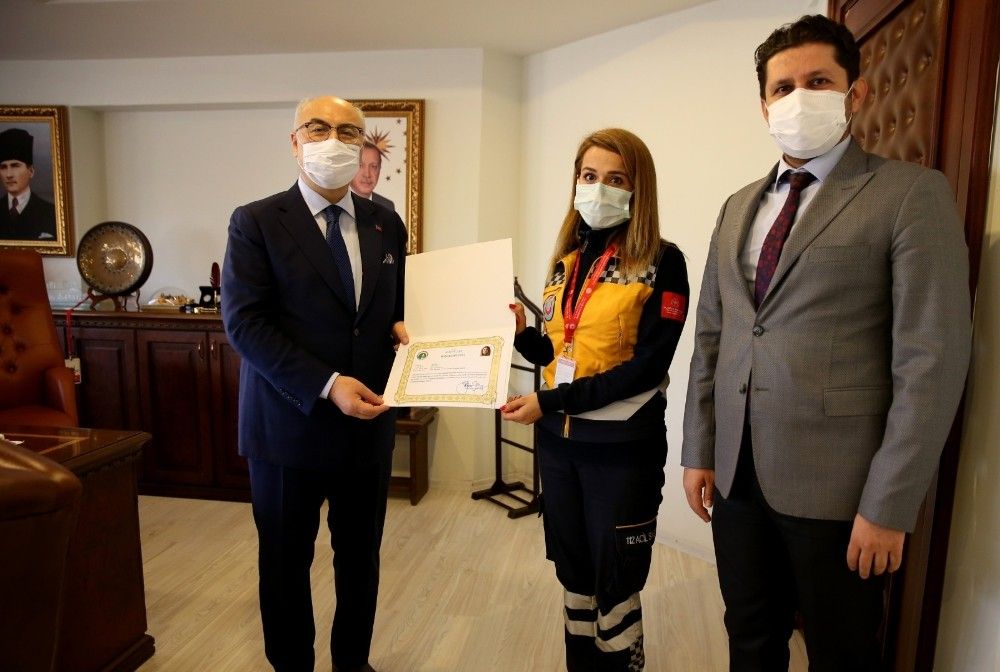 Vali Köşger'den sağlık çalışanı ve polise takdir