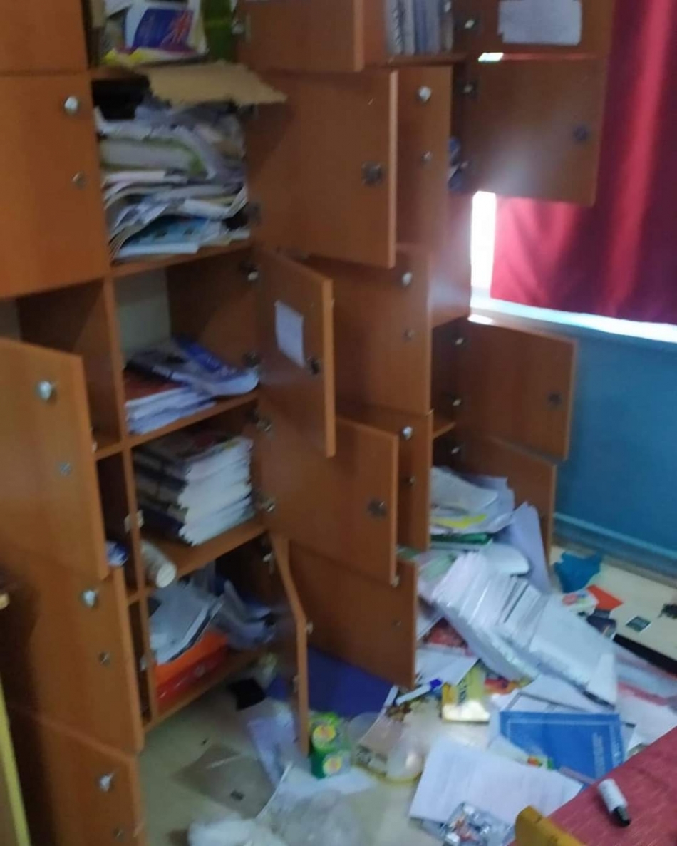 Hırsızlar okula dadandı! 