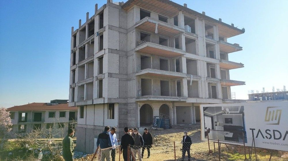 2 kardeşini inşaatta infaz etti