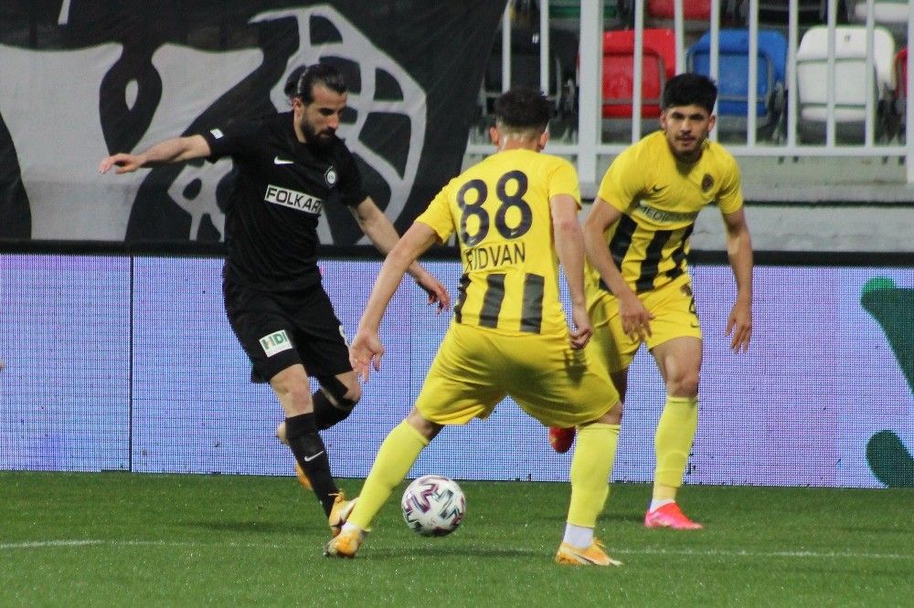 Altay: 3 - Menemenspor: 0