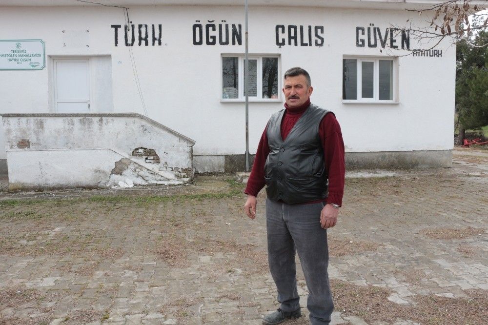 Bu binada Zeki Müren var