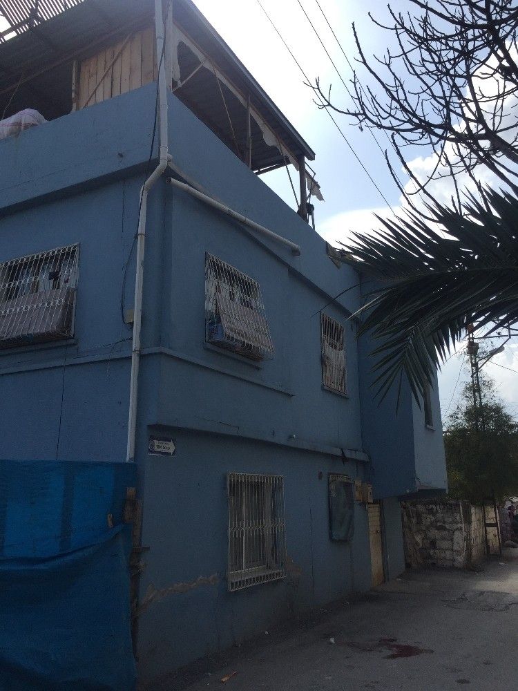 Damdan düşen 9 aylık hamile kadın ağır yaralandı