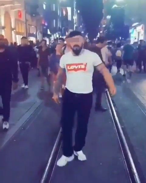 Engelli genci darp etti, videoyu paylaştı