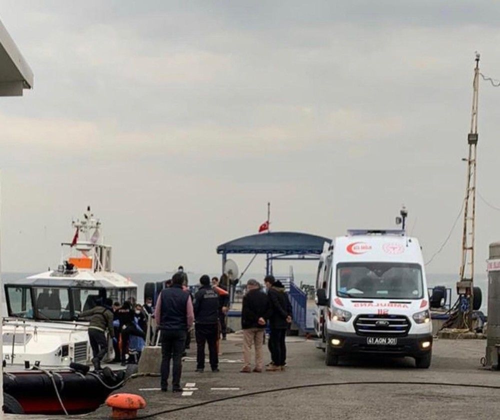 Feribottan düşen şahıs hastanede hayatını kaybetti