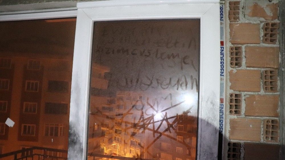İp sarkıtarak eve girdi, eşini öldürdü