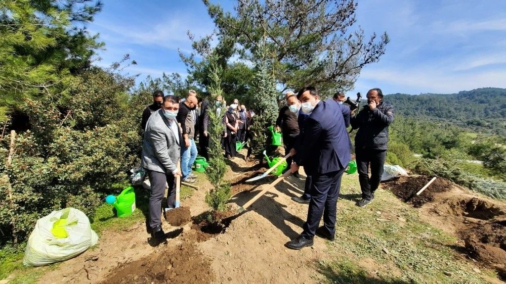 İzmir'de 100 Roman kadına, 1000 arı kovanı