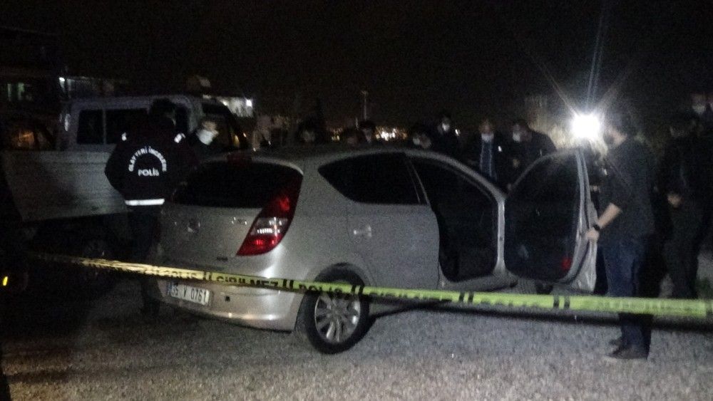 İzmir'de bir polis, sevgilisini öldürüp intihar etti