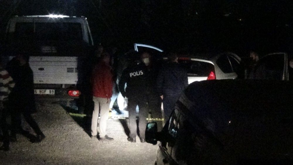İzmir'de bir polis, sevgilisini öldürüp intihar etti