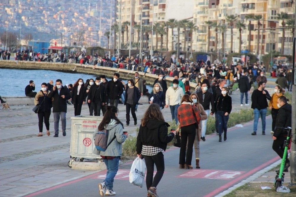 İzmir'de kısıtlamasız ilk cumartesi