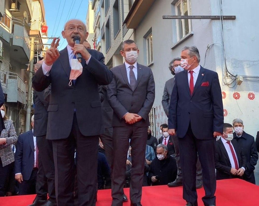 Kılıçdaroğlu, Salihli'de muhtarlar ve partililerle buluştu