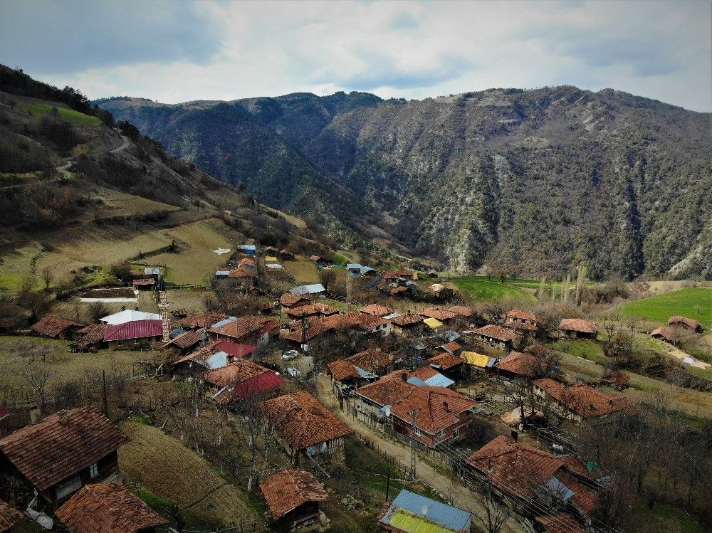 Kırmızı ilin vakasız mahalleri: Davetsiz misafir giremiyor