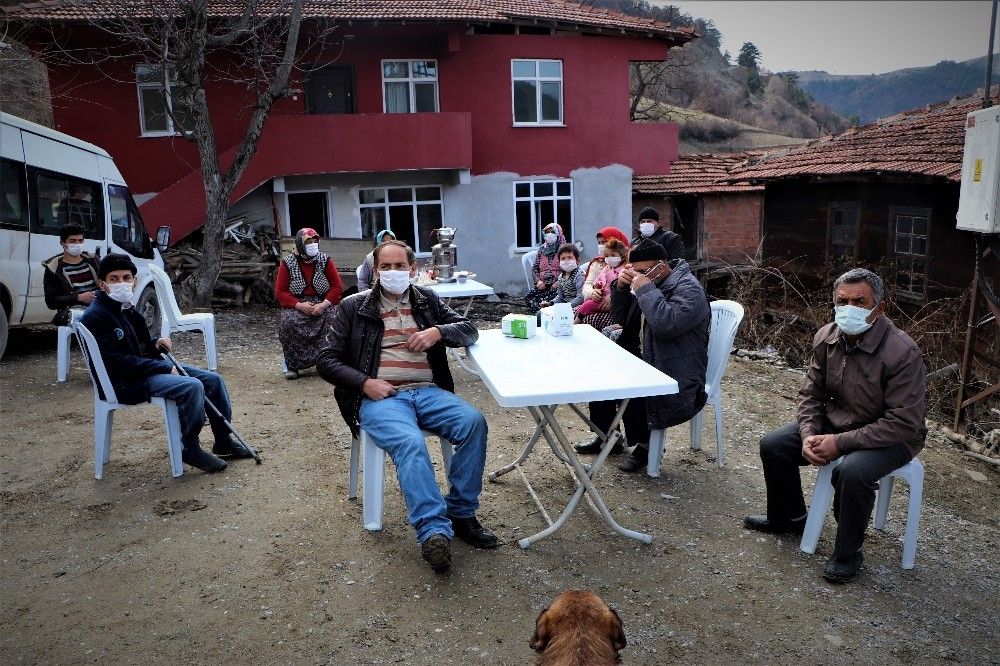 Kırmızı ilin vakasız mahalleri: Davetsiz misafir giremiyor
