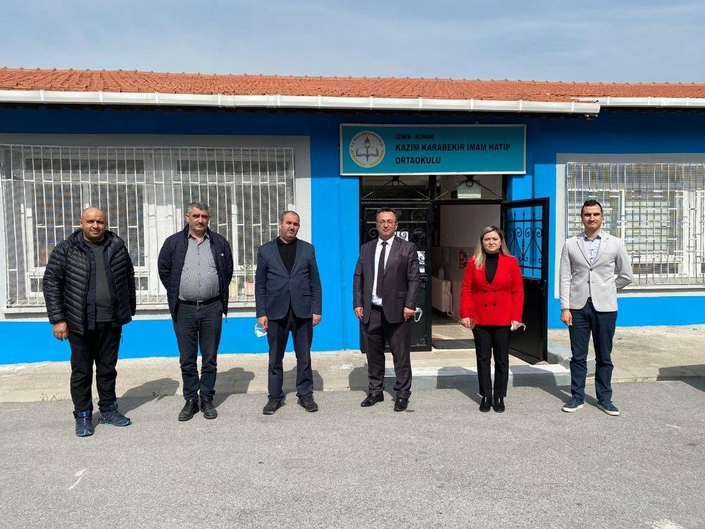 İmam hatip ortaokullarında Kur'an-ı Kerim dağıtıldı