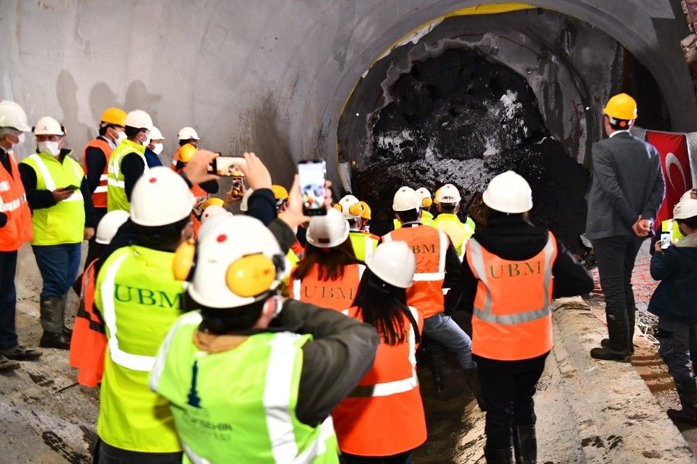 Narlıdere Metrosunda ilk tünel tamam