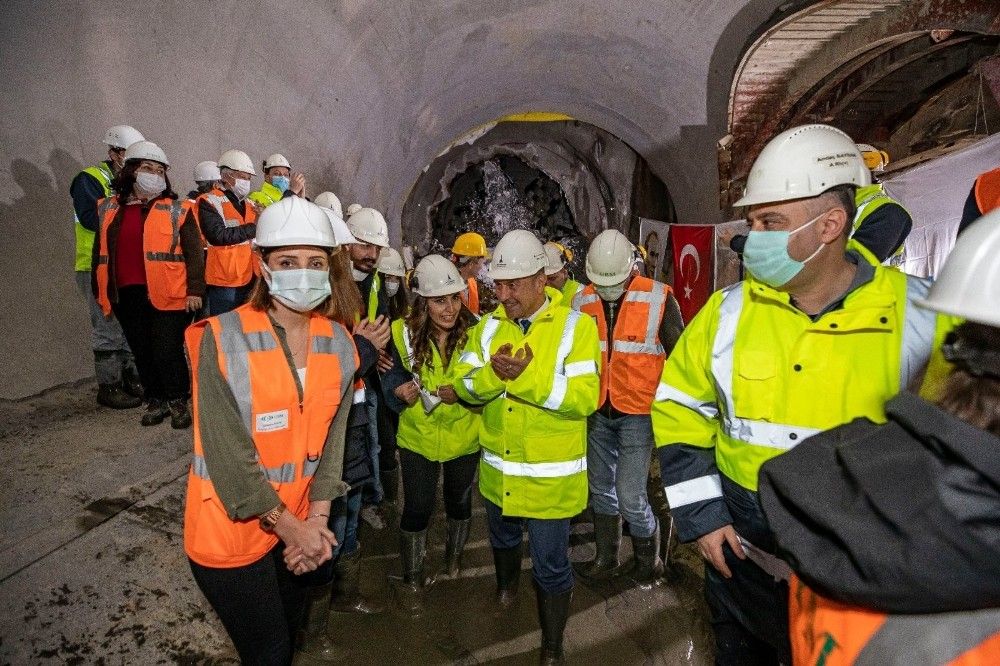 Narlıdere Metrosunda ilk tünel tamam