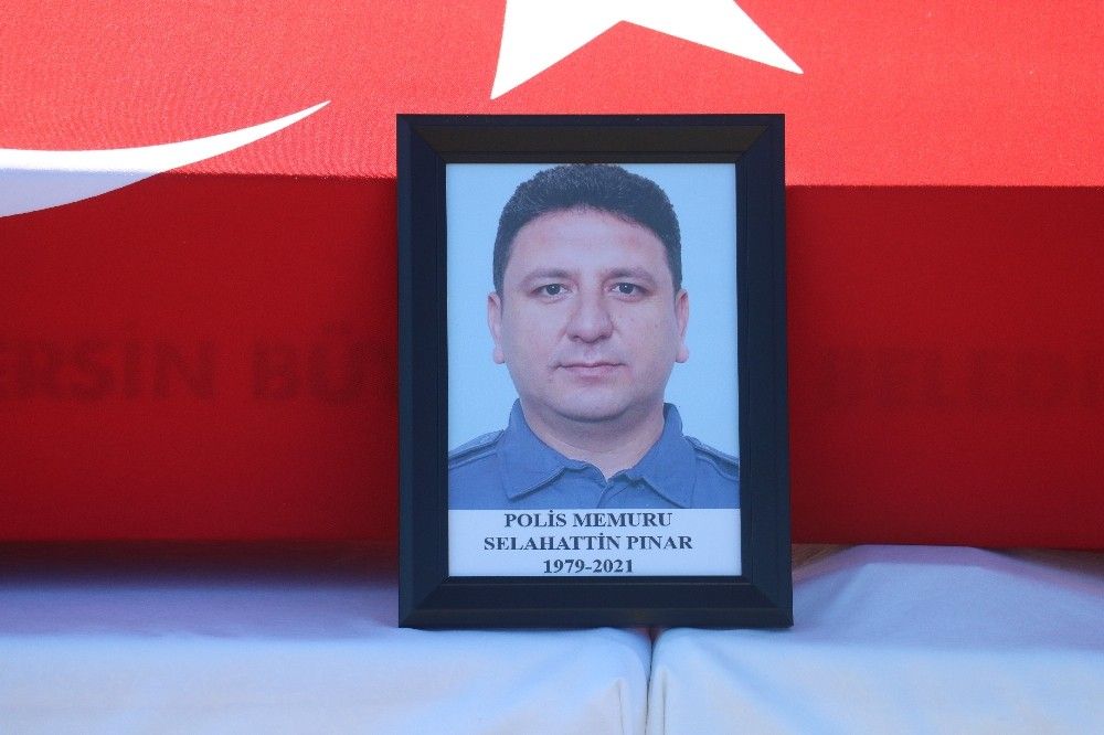 Şehidin kardeşi olan polis memuruna son görev