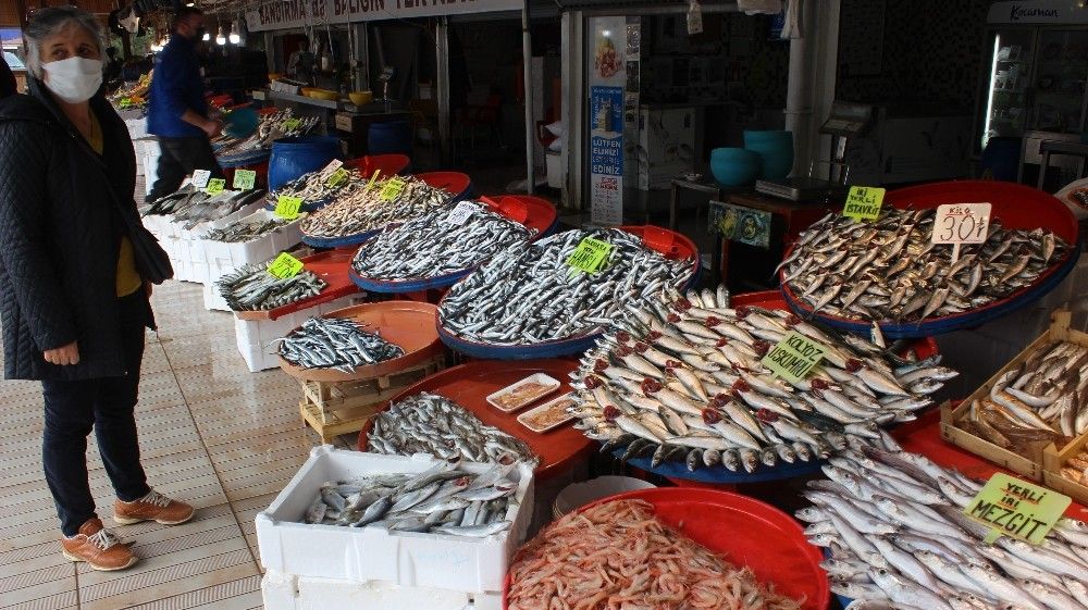 Tezgâhlarda balık bolluğu