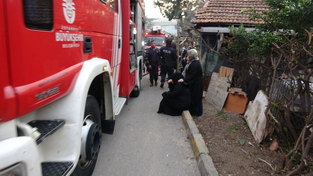 Gecekonduda yaşanan tüp patlaması korkuttu
