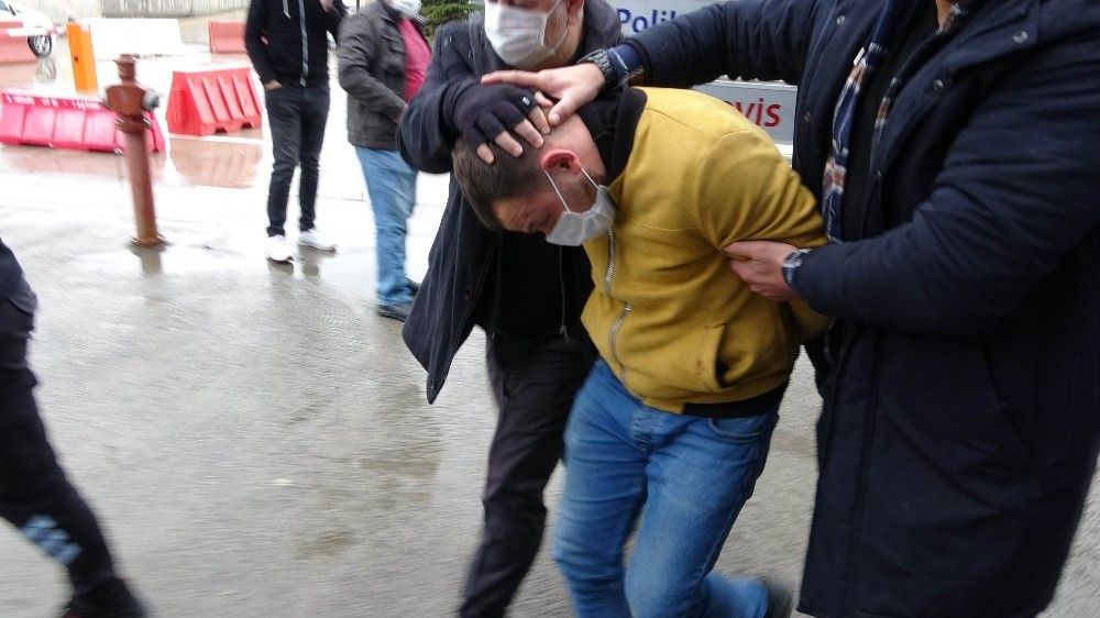 Utanmaza bak! Kendi canı çok tatlı