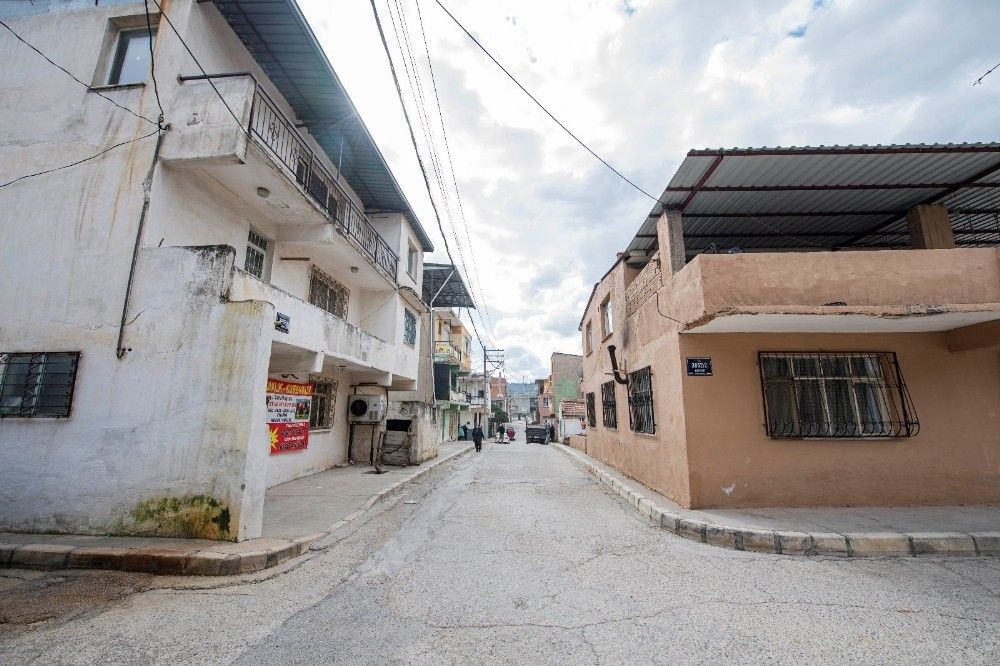 Uzundere Karabağlar'ın örnek mahallesine dönüşüyor
