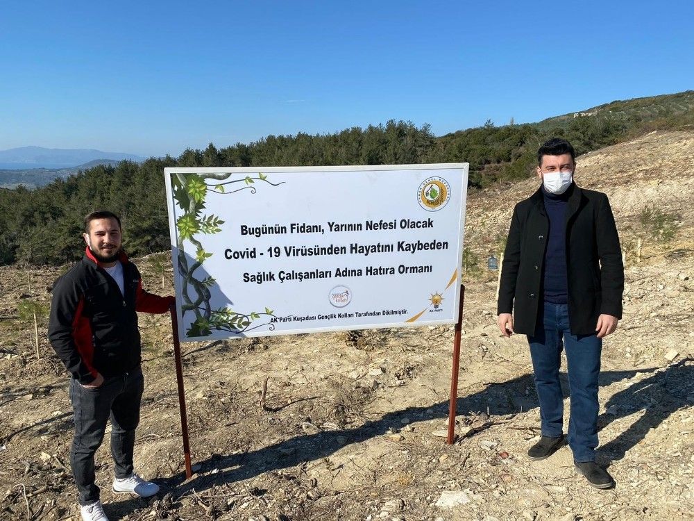 Vefat eden sağlık çalışanları anısına fidan dikildi