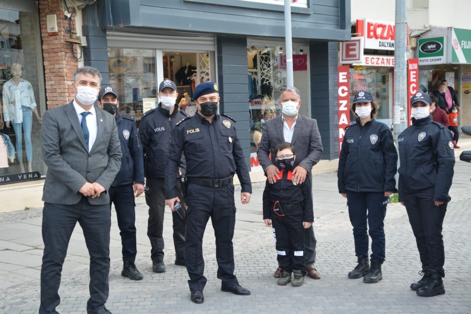 Çeşme'de Polis Haftası halkla kutlandı