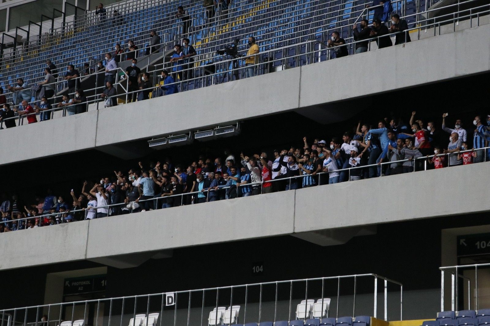 Adana Demirspor maçındaki seyirci sosyal medyada gündem oldu