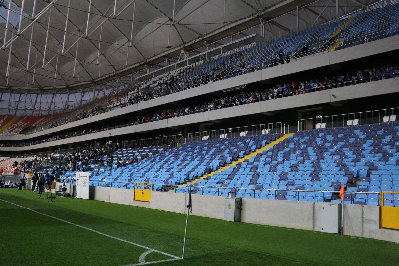 Adana Demirspor maçındaki seyirci sosyal medyada gündem oldu
